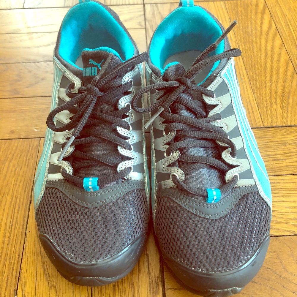 🌟women’s Like new Puma Running Sneaker🌟